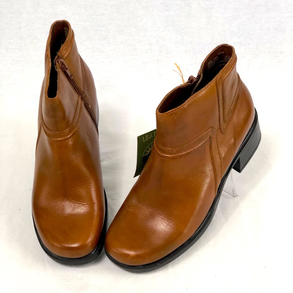 Earth Shoes Brown Bootie NWT Size 7.5 Gelron 2000